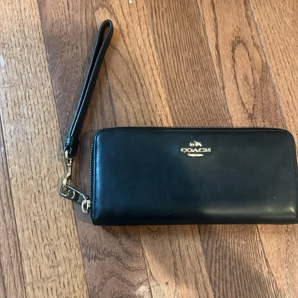 Coach wristlet, black leather - Picture 2 of 8